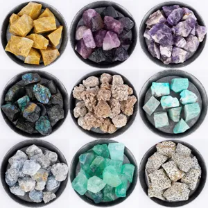 Pietre grezze di cristallo naturale e minerali diffusori in un display professionale a 3x3