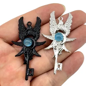 Vintage engel vleugels sleutelhanger hanger met blauwe steen, gothische DIY sieraden voor dames.