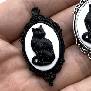 Colgante de camafeo de gato negro gótico retro hueco de aleación accesorio de joyería DIY