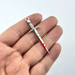 DIY Metall Schwert Anhänger blutige Klinge Legierung Dolch Schmuck Zubehör für Basteln.