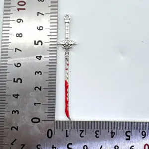 Metall Schwert Anhänger mit rotem Tropfen Effekt, Gothic DIY Schmuck Zubehör für Ohrringe.