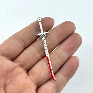 Anime Waffen Anhänger Legierung Schwert Schlüsselanhänger DIY Schmuck Zubehör rotes Blut