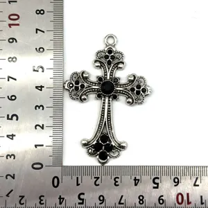 Vintage Legierung schwarzer Strass Kreuz Anhänger DIY Schmuck Halskette Zubehör Teil