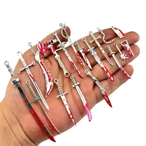 DIY Anime Waffen Metall Anhänger Set, blutige Schwert und Axt Charms für Schmuck Basteln.