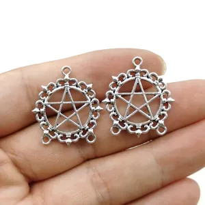 Detailansicht von Vintage Zinklegierung Pentagramm Anhängern, ideal für DIY Schmuckherstellung.