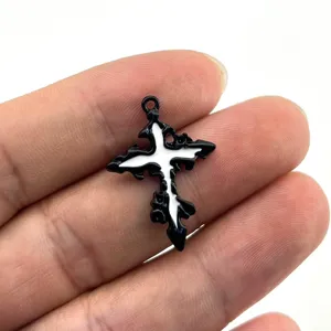 Schwarzer weißer Kreuz Legierung Anhänger DIY Schmuckherstellung cooler Ohrring Zubehör