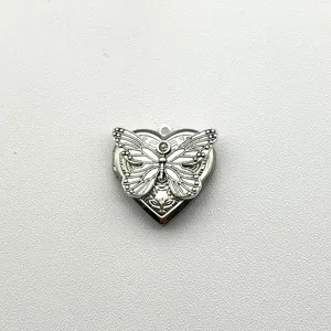 Hip Hop Zinklegering Verguld Hart Vlinder Medaillon Hanger Reliëf Patroon Fotolijst Charm Voor DIY Sieraden Maken Materialen