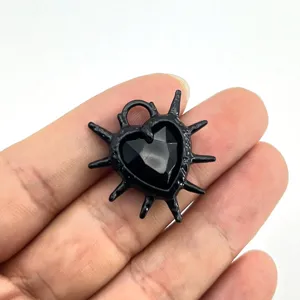 Gotischer schwarzer Herz Anhaenger Charm DIY Halskette Ohrring Gothic Metall Schmuck Design