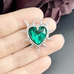 Gotisch Dornen Herz grüner Kristall Anhänger Punk alternative Silberkette Subkultur Schmuck
