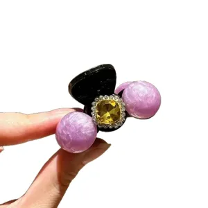Elegant rhinestone hair claw clip for women, stylish side hairpin and mini claw for styling.