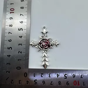 Retro Gothic Dornen Rose Kreuz Anhänger DIY Schmuckzubehör für stilvolle Ohrringe und Ketten.