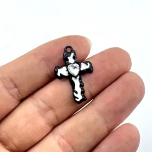 Schwarzer und weißer Kreuz Anhänger Charm für DIY Schmuckherstellung mit Strass