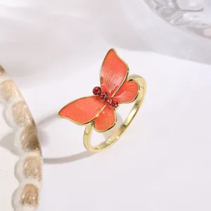Bague papillon émaillée plaquée or avec cristaux rouges, bijoux fantaisie élégants femme.