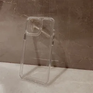 Dettaglio custodia iPhone in acrilico trasparente con retro incassato per resina fai-da-te