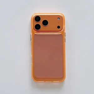 Vista dettagliata di una cover per iPhone arancione trasparente con fessura concava DIY.