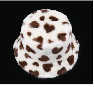 Weicher Plüsch-Anglerhut mit Herzmuster für Damen warme Winter-Mode-Kopfbedeckung.