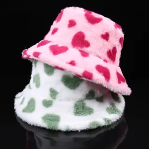 Bobs en peluche à motif de cœur pour femmes, chapeaux d'hiver chauds en flanelle