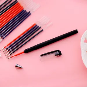 Gelschreiber-Minen und schwarzer Stift Set, mehrfarbige Büro- und Schulschreibwaren.