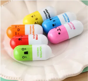 Bunte Mini Kapsel Kugelschreiber einziehbare süße Schreibwaren Detail Ansicht Display
