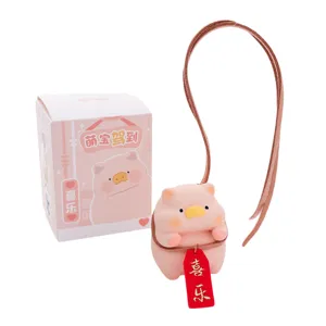 Portachiavi con statuetta in resina di maialino rosa carino con confezione regalo e ciondolo.