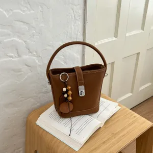 Sac Seau Rétro Simple pour Femmes en Daim Avec Verrou Élégant Sac à Main en Cuir PU Sac à Bandoulière Épaule Couleur Unie à la Mode