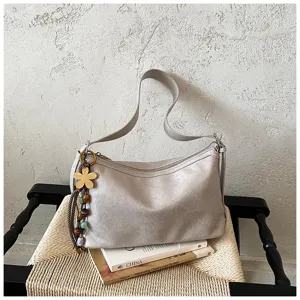 Stylish light grey shoulder bag for women, large capacity hobo commuting casual handbag.
