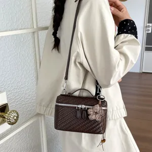 Borsa a tracolla intrecciata da donna, elegante borsa a mano casual per l'autunno.