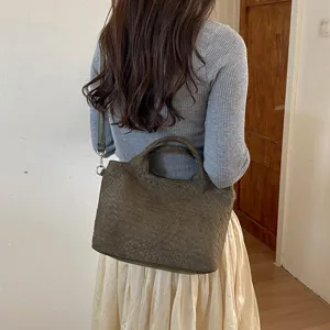 Bolso tote trenzado para mujer, bolso de hombro de gran capacidad, elegante verde.