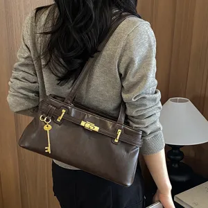 Retro braune Leder Schulter Tasche für Damen, schicke Damenhandtasche mit Schloss.