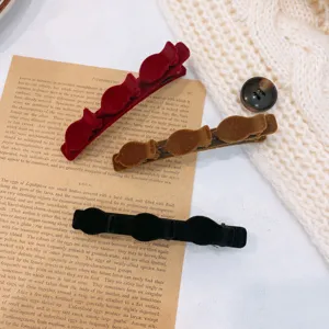 Σετ βελούδινα τσιμπιδάκια μαλλιών πάπια, λεπτομέρεια κόκκινες καφέ μαύρες φιόγκος τσιμπιδάκια.