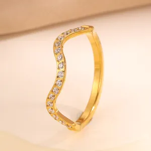 Exquisite Gold Wavy Zirconia Ring 18K Gold Plated Titanium Steel Trendy Stackable Band