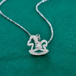 S925 Sterlingsilber Moissanit Schaukelpferd Halskette GRA Zertifiziert D Farbe VVS1 Elegantes Trojanisches Pferd Anhänger Damen