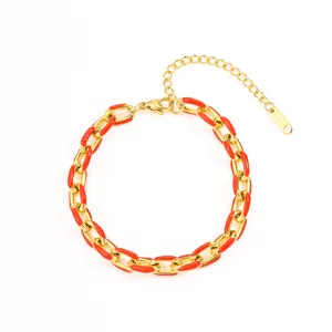 Edelstahlarmband mit roter Emaillierung, modische goldfarbene Kubakette Armband für Damen.