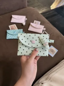 Joli porte-monnaie portefeuille à motif d'étoiles vert menthe avec nœud pour un usage quotidien