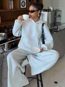 Women casual fleece hoodie and wide leg sweatpants two piece set streetwear fashion outfit