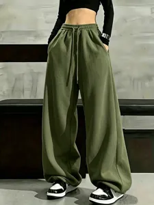 Green wide leg sweatpants for women, casual high waist drawstring fleece winter pants.