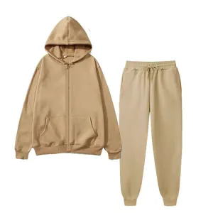 Casual fleece zip-up hoodie and sweatpants set in beige. Cozy two-piece tracksuit for daily wear.