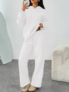 Casual wit hoodie sweatshirt en rechte broek set voor dames in herfst en winterseizoen.