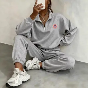 Conjunto de chándal casual para mujer con sudadera de cuello alto con cremallera y joggers