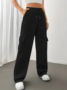 Pantaloni cargo larghi e casual da donna con vita elastica con coulisse e tasche laterali.