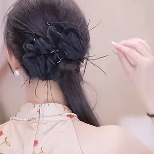 Black rose feather hair claw detail, elegant mesh design, perfect for daily elegant hairstyles.