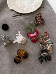 Korean ins vintage medium hair claw clips set, resin octopus hair catch accessories for women