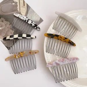 Koreanischer Metallzahn Haarkamm Set mit schickem Marmor- und Karomuster für stilvolles Styling.
