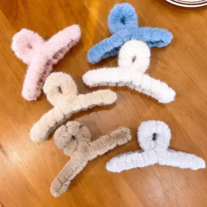 Large autumn winter plush hair claw clip 13cm furry shark clips cute fuzzy hair accessories for women