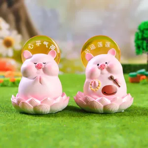 Detailansicht der süßen rosa Schwein Nachtlicht Figur mit Lotosbasis und leuchtendem.