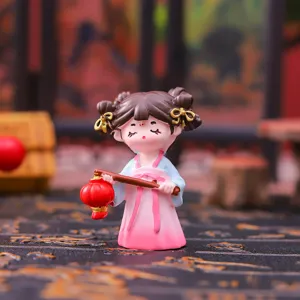 Leuke Chinese traditionele meisje figuur met rode lantaarn, hars bureaudecoratie ornament.