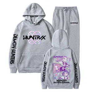 Modischer grauer Kpop Demon Hunters Hoodie und Jogginghose Trainingsanzug Freizeit Set.