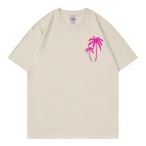 Lässiges, beigefarbenes Kurzarm-T-Shirt mit rosa Palmen-Grafikdesign für Damen.