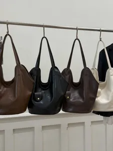 Retro minimalist large capacity faux leather tote bag in four classic colors.