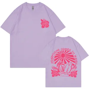 Lila Baumwoll Kurzarm T-Shirt mit Blumen- und Wellen-Grafikdruck vorne und hinten.